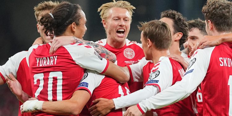 To ensure equal pay for women, Danish male football players are refusing wage increases.