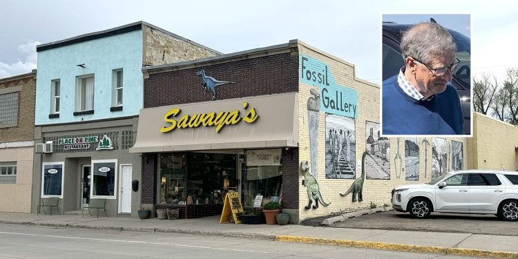 Bill Gates broke into a small-town poker game